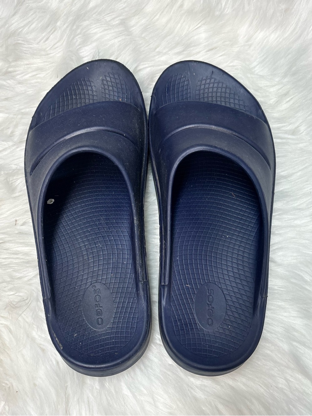 * | OOFOS | sandals. Size 14.